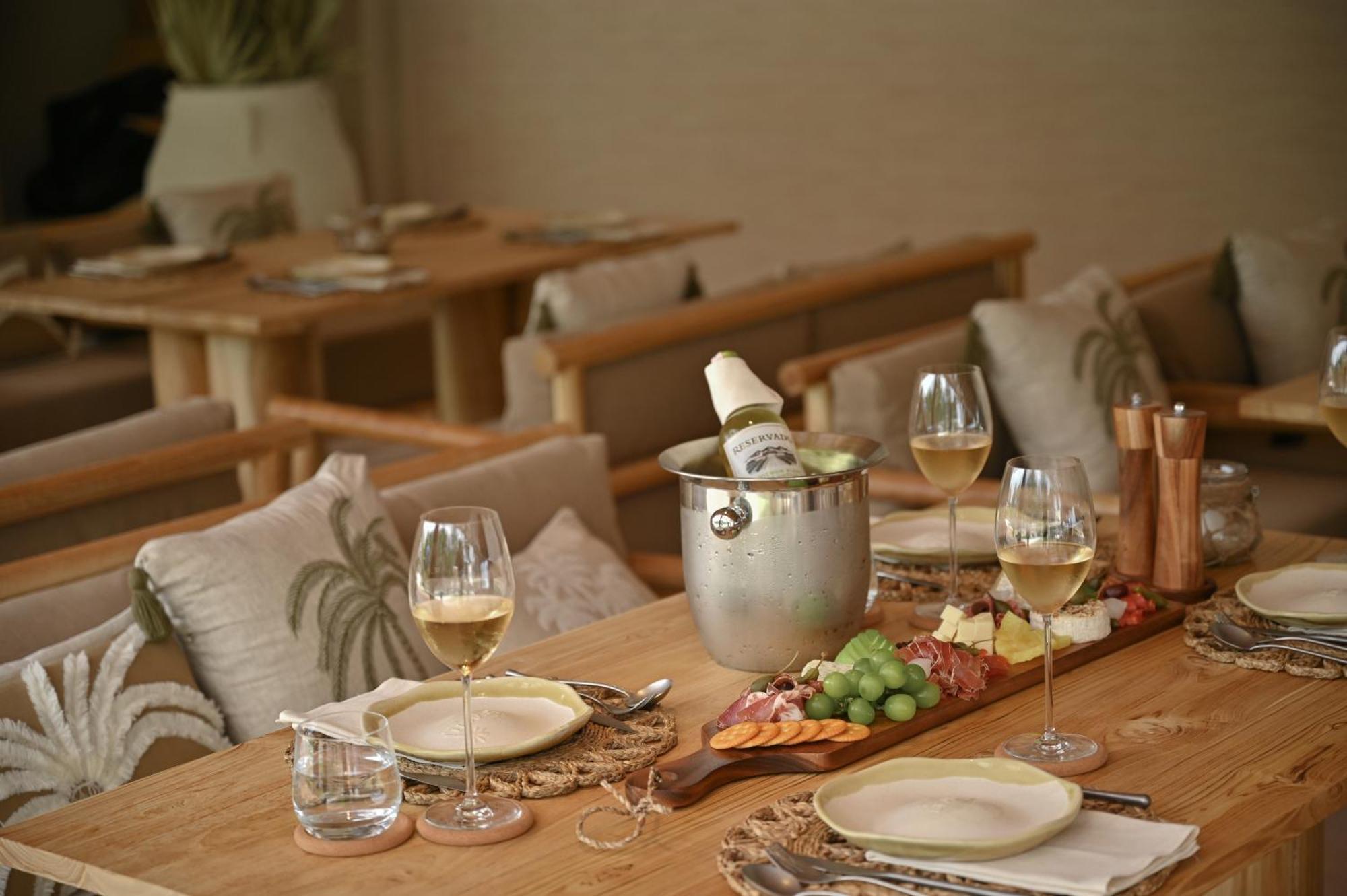 Arinara Beach Resort Phuket - Sha Extra Plus Bang Tao Beach  Exterior foto